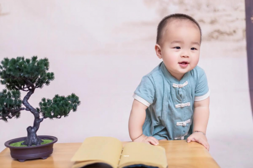 红河宝宝爱吐奶是什么原因